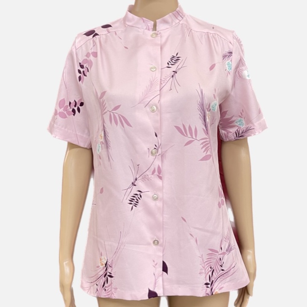 Vintage 1960’s hand made lavender button up blouse size medium